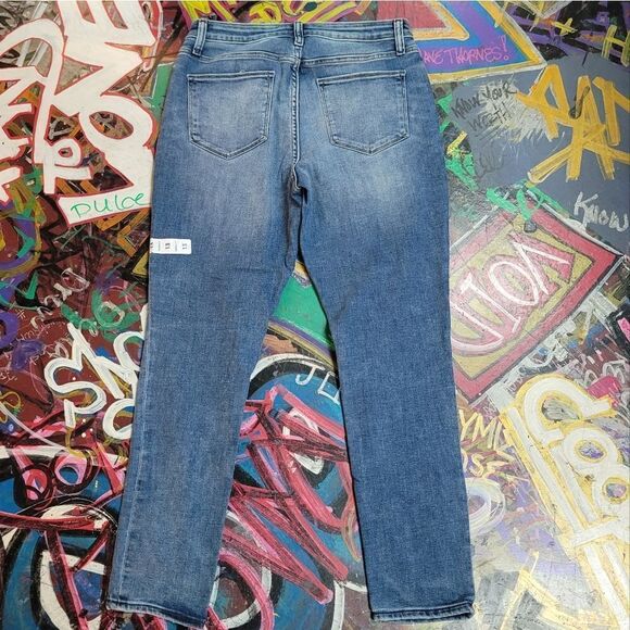 Arizona Jean Co. Woman's Hi-Rise skinny jeans - size 13, button fly, dark wash - Picture 9 of 10